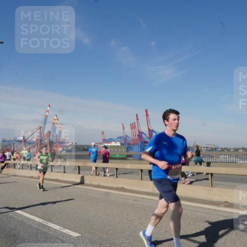 03.10.2025 - Köhlbrandbrückenlauf Matties Gatica Varas http://msf.ph/oto/8989704 03.10.2025 12:37:51 Position 2  meine-sportfotos.de