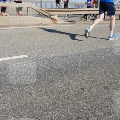 03.10.2025 - Köhlbrandbrückenlauf Matties Gatica Varas http://msf.ph/oto/8989721 03.10.2025 12:37:53 Position 2  meine-sportfotos.de