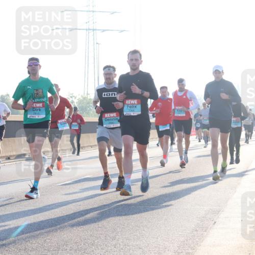 03.10.2025 - Köhlbrandbrückenlauf Luisa Fischer http://msf.ph/oto/8989722 03.10.2025 10:13:02 Position 3 2815, 1068, 1 meine-sportfotos.de