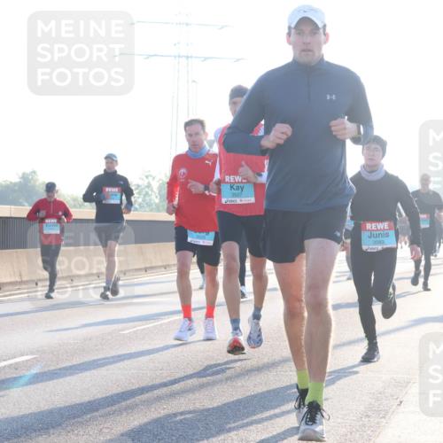 03.10.2025 - Köhlbrandbrückenlauf Luisa Fischer http://msf.ph/oto/8989744 03.10.2025 10:13:04 Position 3 3525, 3527, 3083 meine-sportfotos.de