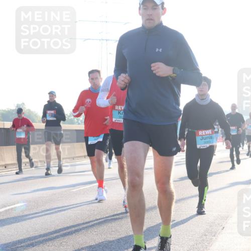 03.10.2025 - Köhlbrandbrückenlauf Luisa Fischer http://msf.ph/oto/8989746 03.10.2025 10:13:05 Position 3 35, 3083 meine-sportfotos.de