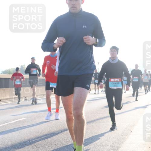03.10.2025 - Köhlbrandbrückenlauf Luisa Fischer http://msf.ph/oto/8989749 03.10.2025 10:13:05 Position 3 3525, 3083, 1 meine-sportfotos.de
