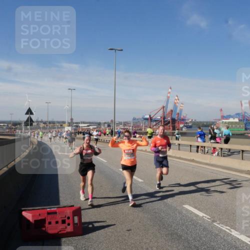 03.10.2025 - Köhlbrandbrückenlauf Matties Gatica Varas http://msf.ph/oto/8989750 03.10.2025 12:37:58 Position 2  meine-sportfotos.de