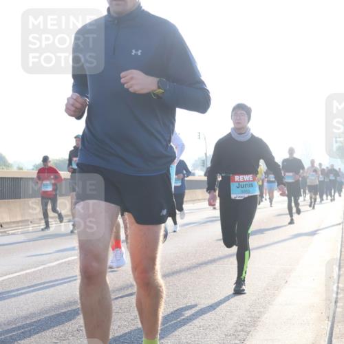 03.10.2025 - Köhlbrandbrückenlauf Luisa Fischer http://msf.ph/oto/8989752 03.10.2025 10:13:05 Position 3 3083, 1 meine-sportfotos.de