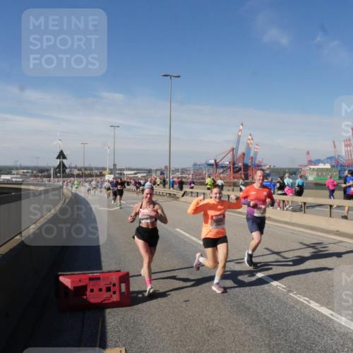 03.10.2025 - Köhlbrandbrückenlauf Matties Gatica Varas http://msf.ph/oto/8989753 03.10.2025 12:37:58 Position 2  meine-sportfotos.de
