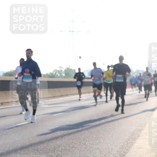 03.10.2025 - Köhlbrandbrückenlauf Luisa Fischer http://msf.ph/oto/8989766 03.10.2025 10:13:07 Position 3  meine-sportfotos.de