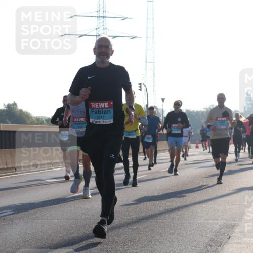 03.10.2025 - Köhlbrandbrückenlauf Luisa Fischer http://msf.ph/oto/8989782 03.10.2025 10:13:09 Position 3 7, 3211 meine-sportfotos.de