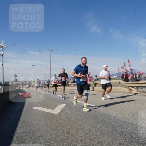 03.10.2025 - Köhlbrandbrückenlauf Matties Gatica Varas http://msf.ph/oto/8989784 03.10.2025 12:38:08 Position 2 2, 44 meine-sportfotos.de