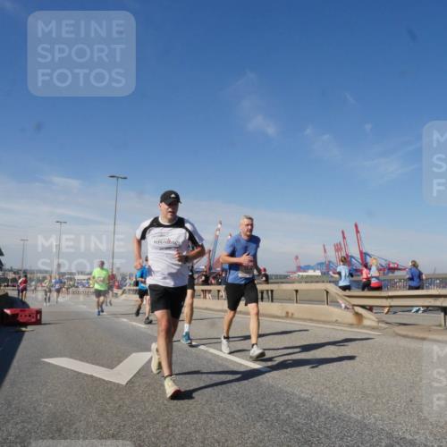 03.10.2025 - Köhlbrandbrückenlauf Matties Gatica Varas http://msf.ph/oto/8989818 03.10.2025 12:38:13 Position 2  meine-sportfotos.de