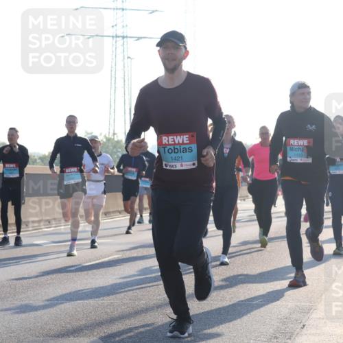 03.10.2025 - Köhlbrandbrückenlauf Luisa Fischer http://msf.ph/oto/8989823 03.10.2025 10:13:15 Position 3 1421, 1133 meine-sportfotos.de