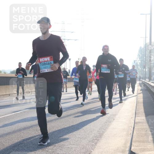 03.10.2025 - Köhlbrandbrückenlauf Luisa Fischer http://msf.ph/oto/8989827 03.10.2025 10:13:15 Position 3 1115, 1421, 1133, 1 meine-sportfotos.de