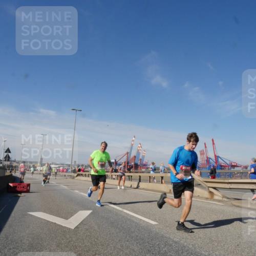 03.10.2025 - Köhlbrandbrückenlauf Matties Gatica Varas http://msf.ph/oto/8989834 03.10.2025 12:38:15 Position 2  meine-sportfotos.de