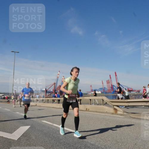 03.10.2025 - Köhlbrandbrückenlauf Matties Gatica Varas http://msf.ph/oto/8989861 03.10.2025 12:38:20 Position 2  meine-sportfotos.de
