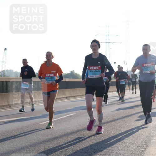 03.10.2025 - Köhlbrandbrückenlauf Luisa Fischer http://msf.ph/oto/8989867 03.10.2025 10:13:20 Position 3 2849, 1258, 3404 meine-sportfotos.de