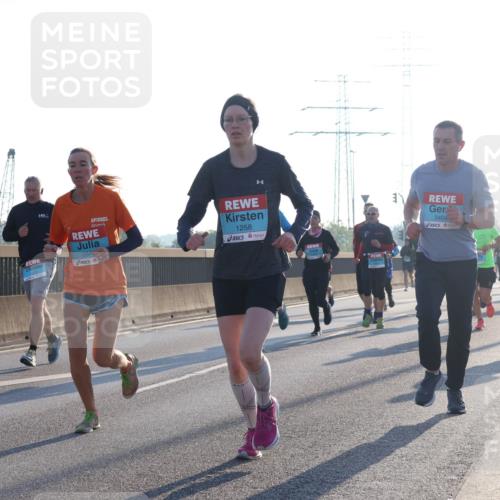 03.10.2025 - Köhlbrandbrückenlauf Luisa Fischer http://msf.ph/oto/8989869 03.10.2025 10:13:20 Position 3 284, 1258, 3404 meine-sportfotos.de