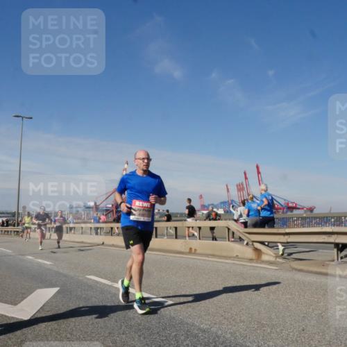 03.10.2025 - Köhlbrandbrückenlauf Matties Gatica Varas http://msf.ph/oto/8989870 03.10.2025 12:38:22 Position 2 4187 meine-sportfotos.de