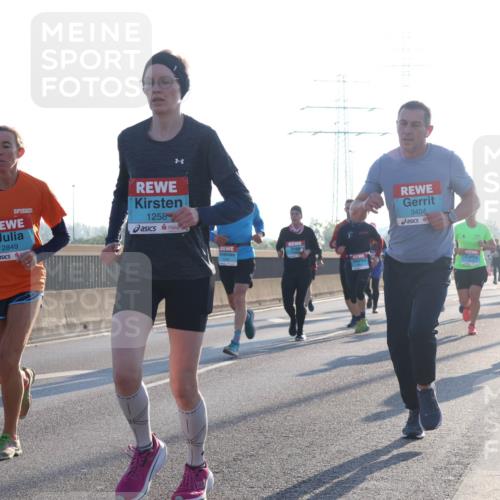 03.10.2025 - Köhlbrandbrückenlauf Luisa Fischer http://msf.ph/oto/8989871 03.10.2025 10:13:21 Position 3 2849, 1258, 3404 meine-sportfotos.de