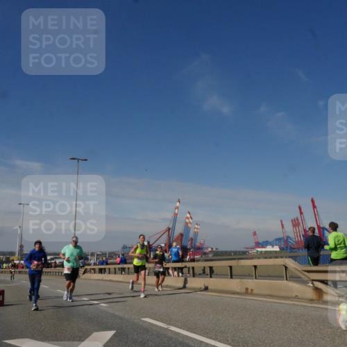 03.10.2025 - Köhlbrandbrückenlauf Matties Gatica Varas http://msf.ph/oto/8989873 03.10.2025 12:38:26 Position 2  meine-sportfotos.de