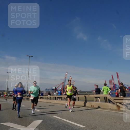 03.10.2025 - Köhlbrandbrückenlauf Matties Gatica Varas http://msf.ph/oto/8989879 03.10.2025 12:38:27 Position 2  meine-sportfotos.de