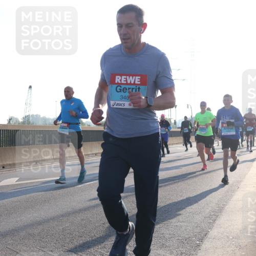 03.10.2025 - Köhlbrandbrückenlauf Luisa Fischer http://msf.ph/oto/8989880 03.10.2025 10:13:22 Position 3 340 meine-sportfotos.de