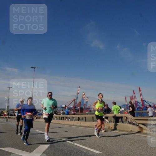 03.10.2025 - Köhlbrandbrückenlauf Matties Gatica Varas http://msf.ph/oto/8989883 03.10.2025 12:38:27 Position 2  meine-sportfotos.de