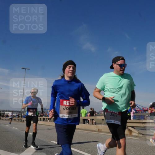 03.10.2025 - Köhlbrandbrückenlauf Matties Gatica Varas http://msf.ph/oto/8989893 03.10.2025 12:38:29 Position 2 4946, 6707, 18 meine-sportfotos.de