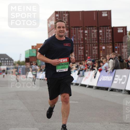 03.10.2025 - Köhlbrandbrückenlauf Yannick Fuchs http://msf.ph/oto/8989894 03.10.2025 16:01:35 Ziel 7144, 7805, 8800, 8990, 9453 meine-sportfotos.de