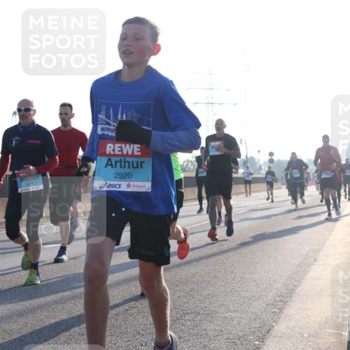03.10.2025 - Köhlbrandbrückenlauf Luisa Fischer http://msf.ph/oto/8989897 03.10.2025 10:13:24 Position 3 2820, 2920 meine-sportfotos.de