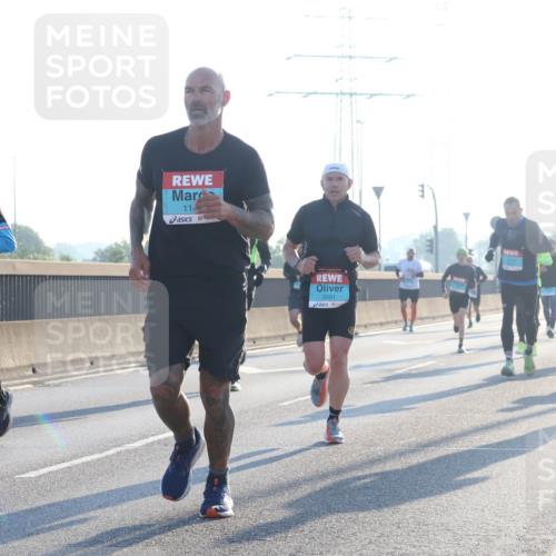 03.10.2025 - Köhlbrandbrückenlauf Luisa Fischer http://msf.ph/oto/8989904 03.10.2025 10:13:25 Position 3 109, 3794, 11, 3091, 3118 meine-sportfotos.de