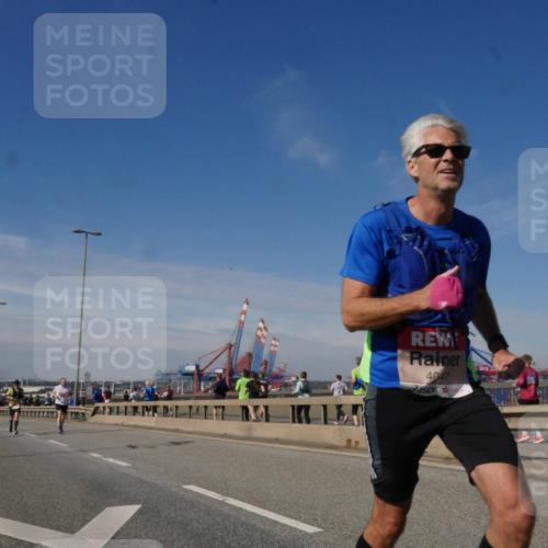 03.10.2025 - Köhlbrandbrückenlauf Matties Gatica Varas http://msf.ph/oto/8989906 03.10.2025 12:38:30 Position 2 4047, 118 meine-sportfotos.de