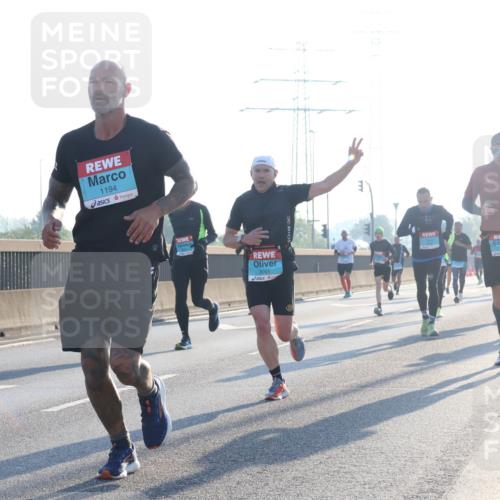 03.10.2025 - Köhlbrandbrückenlauf Luisa Fischer http://msf.ph/oto/8989907 03.10.2025 10:13:25 Position 3 3794, 1194, 3091, 3118 meine-sportfotos.de
