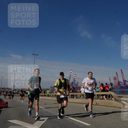 03.10.2025 - Köhlbrandbrückenlauf Matties Gatica Varas http://msf.ph/oto/8989909 03.10.2025 12:38:36 Position 2 141, 9091 meine-sportfotos.de