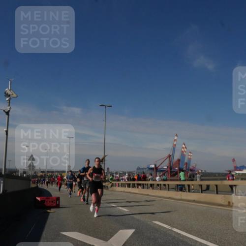 03.10.2025 - Köhlbrandbrückenlauf Matties Gatica Varas http://msf.ph/oto/8989941 03.10.2025 12:38:42 Position 2  meine-sportfotos.de