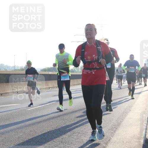 03.10.2025 - Köhlbrandbrückenlauf Luisa Fischer http://msf.ph/oto/8989942 03.10.2025 10:13:30 Position 3 3514, 1 meine-sportfotos.de