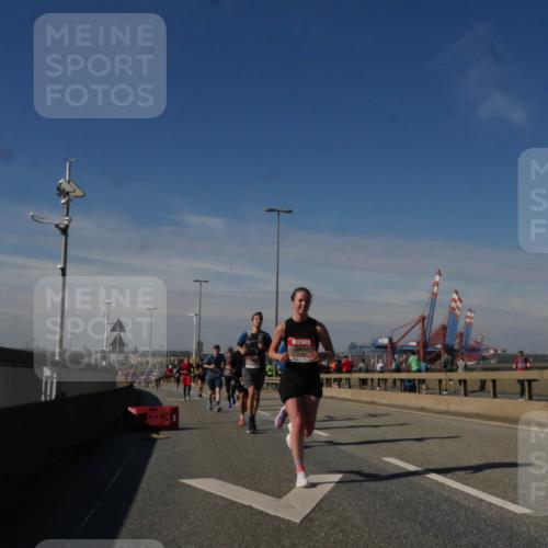 03.10.2025 - Köhlbrandbrückenlauf Matties Gatica Varas http://msf.ph/oto/8989946 03.10.2025 12:38:43 Position 2  meine-sportfotos.de