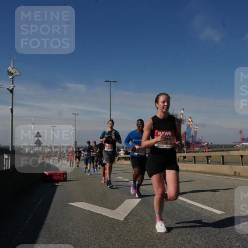 03.10.2025 - Köhlbrandbrückenlauf Matties Gatica Varas http://msf.ph/oto/8989949 03.10.2025 12:38:44 Position 2 4492 meine-sportfotos.de