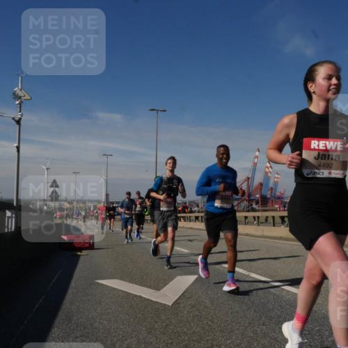 03.10.2025 - Köhlbrandbrückenlauf Matties Gatica Varas http://msf.ph/oto/8989951 03.10.2025 12:38:44 Position 2 4492 meine-sportfotos.de