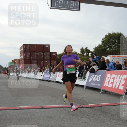 03.10.2025 - Köhlbrandbrückenlauf Yannick Fuchs http://msf.ph/oto/8989954 03.10.2025 16:01:37 Ziel 7144, 7805, 8800, 8990, 9453 meine-sportfotos.de