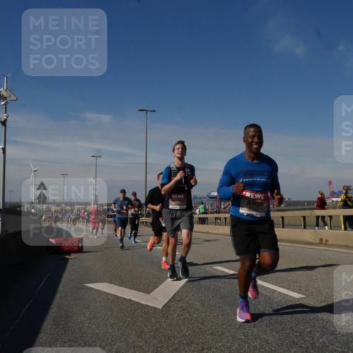03.10.2025 - Köhlbrandbrückenlauf Matties Gatica Varas http://msf.ph/oto/8989955 03.10.2025 12:38:45 Position 2  meine-sportfotos.de