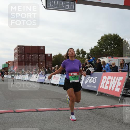 03.10.2025 - Köhlbrandbrückenlauf Yannick Fuchs http://msf.ph/oto/8989958 03.10.2025 16:01:37 Ziel 7144, 7805, 8800, 8990, 9453 meine-sportfotos.de