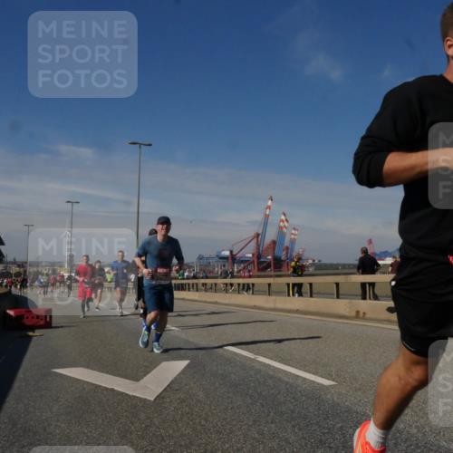 03.10.2025 - Köhlbrandbrückenlauf Matties Gatica Varas http://msf.ph/oto/8989968 03.10.2025 12:38:47 Position 2 117, 4073 meine-sportfotos.de