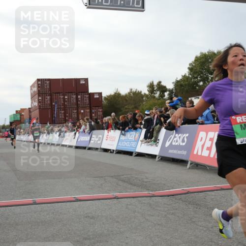 03.10.2025 - Köhlbrandbrückenlauf Yannick Fuchs http://msf.ph/oto/8989977 03.10.2025 16:01:38 Ziel 7805, 8800, 8990, 9453 meine-sportfotos.de