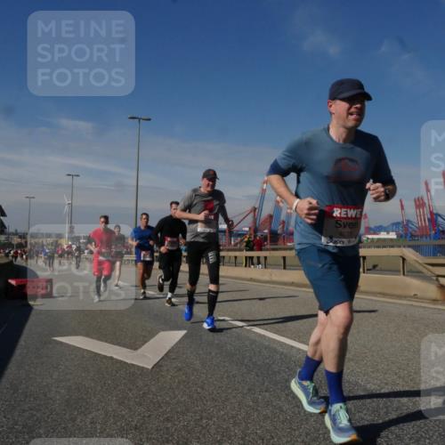 03.10.2025 - Köhlbrandbrückenlauf Matties Gatica Varas http://msf.ph/oto/8989978 03.10.2025 12:38:48 Position 2 4271 meine-sportfotos.de