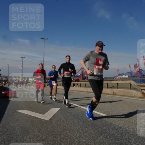 03.10.2025 - Köhlbrandbrückenlauf Matties Gatica Varas http://msf.ph/oto/8989985 03.10.2025 12:38:49 Position 2 6255 meine-sportfotos.de