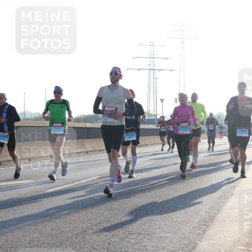 03.10.2025 - Köhlbrandbrückenlauf Luisa Fischer http://msf.ph/oto/8989986 03.10.2025 10:13:34 Position 3 1 meine-sportfotos.de