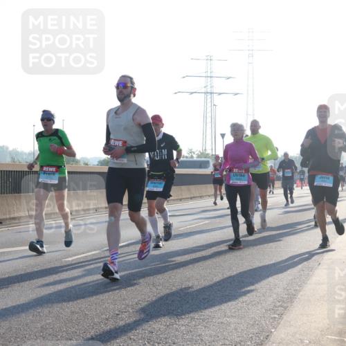 03.10.2025 - Köhlbrandbrückenlauf Luisa Fischer http://msf.ph/oto/8989990 03.10.2025 10:13:35 Position 3 1 meine-sportfotos.de