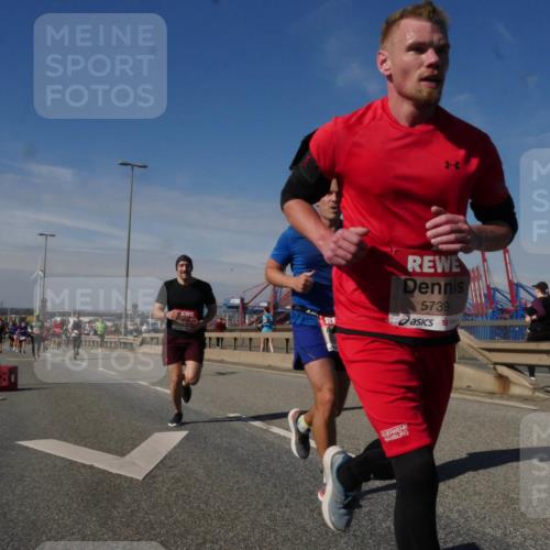 03.10.2025 - Köhlbrandbrückenlauf Matties Gatica Varas http://msf.ph/oto/8989998 03.10.2025 12:38:51 Position 2 5739 meine-sportfotos.de