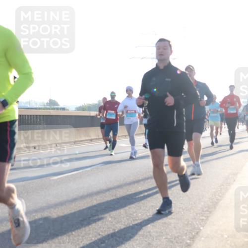 03.10.2025 - Köhlbrandbrückenlauf Luisa Fischer http://msf.ph/oto/8990011 03.10.2025 10:13:38 Position 3 1 meine-sportfotos.de