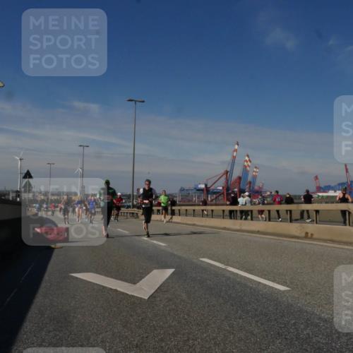 03.10.2025 - Köhlbrandbrückenlauf Matties Gatica Varas http://msf.ph/oto/8990012 03.10.2025 12:38:56 Position 2  meine-sportfotos.de