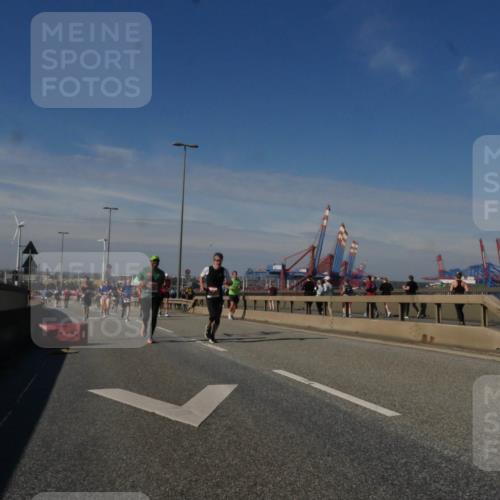 03.10.2025 - Köhlbrandbrückenlauf Matties Gatica Varas http://msf.ph/oto/8990016 03.10.2025 12:38:56 Position 2  meine-sportfotos.de
